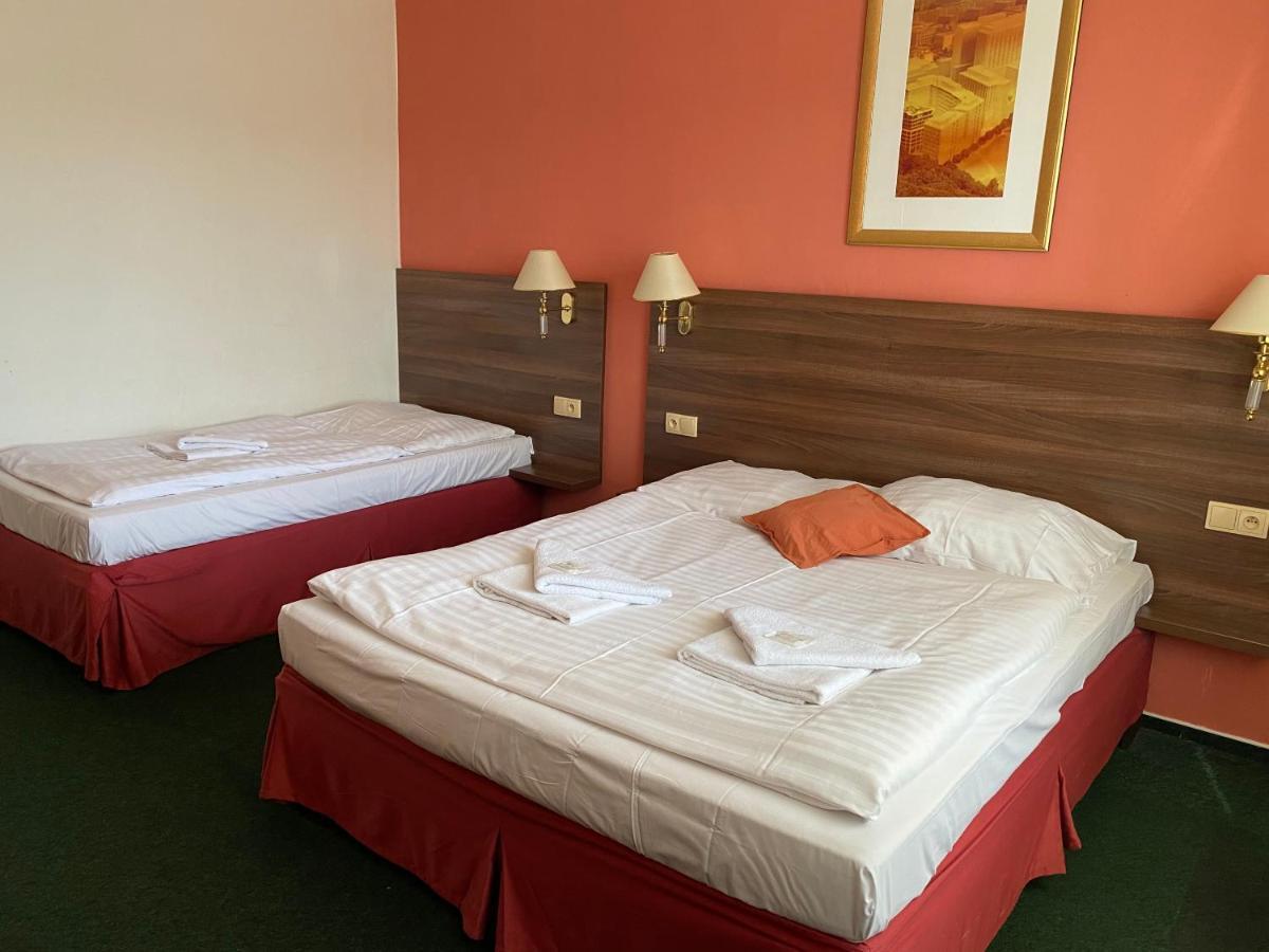 Hotel Formanka Hustopeče Eksteriør bilde
